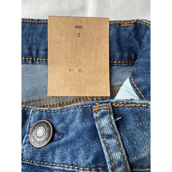 NEW Aeropostale Midi Shorts Distressed Denim Stretch Size 2 - Picture 9 of 11